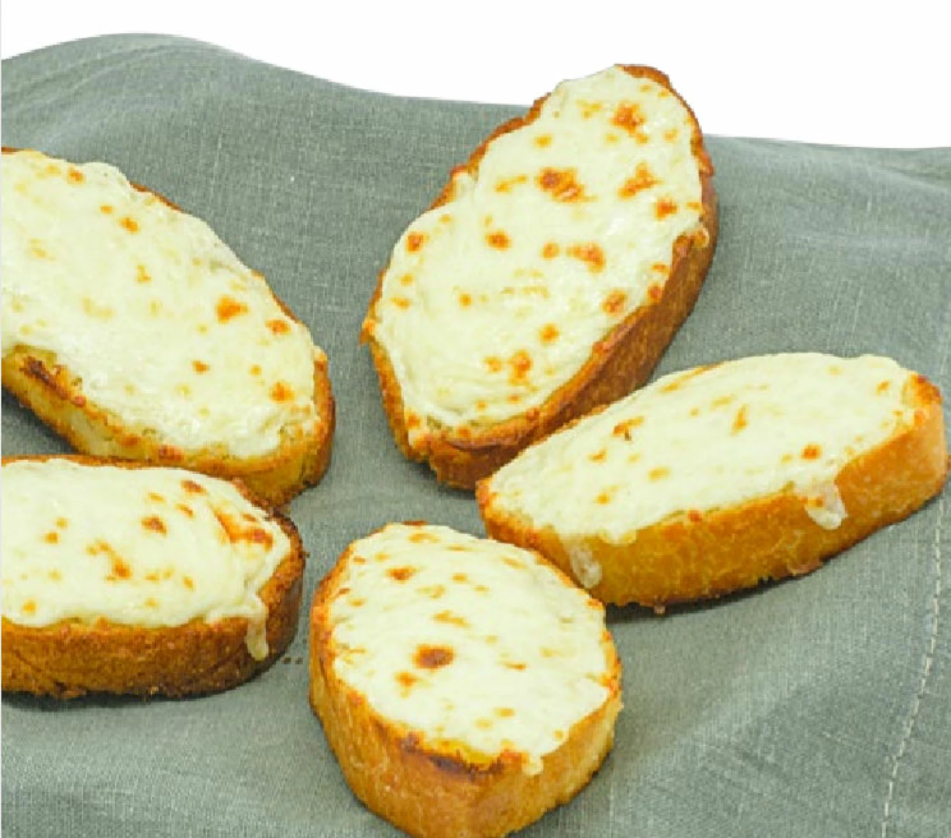 Хлеб с чесноком и сыром