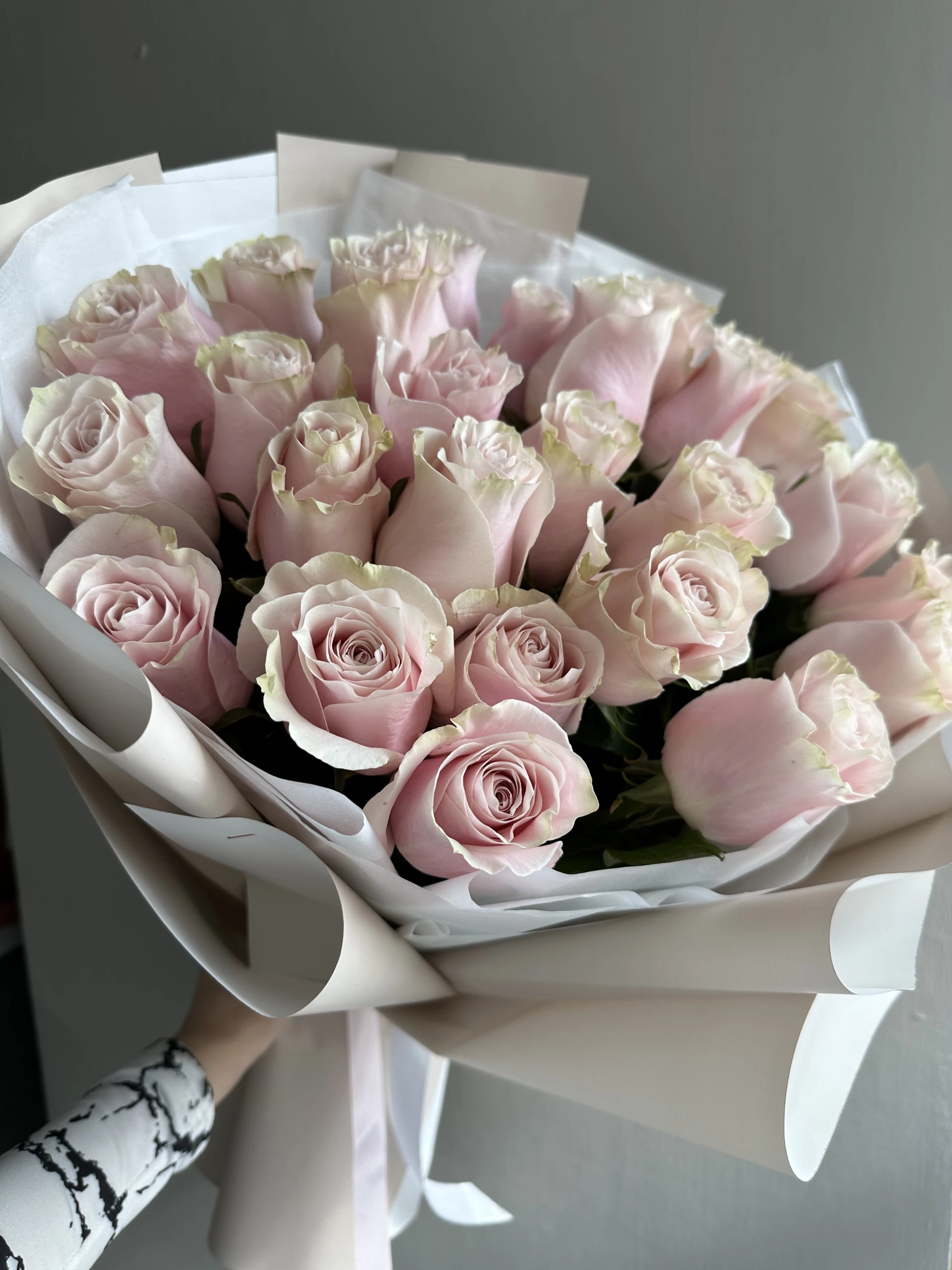 Моно букет роз Pink Mondial 21шт.