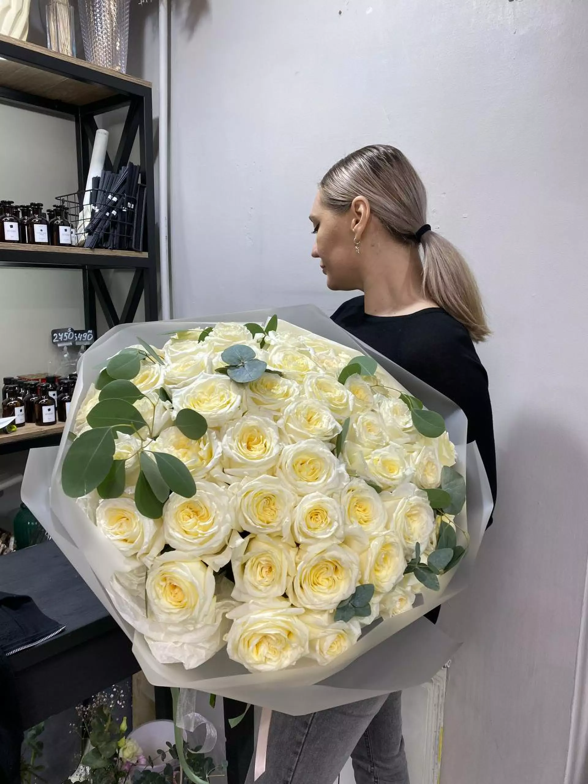 Букет пионовидных роз Кенделайт 51шт