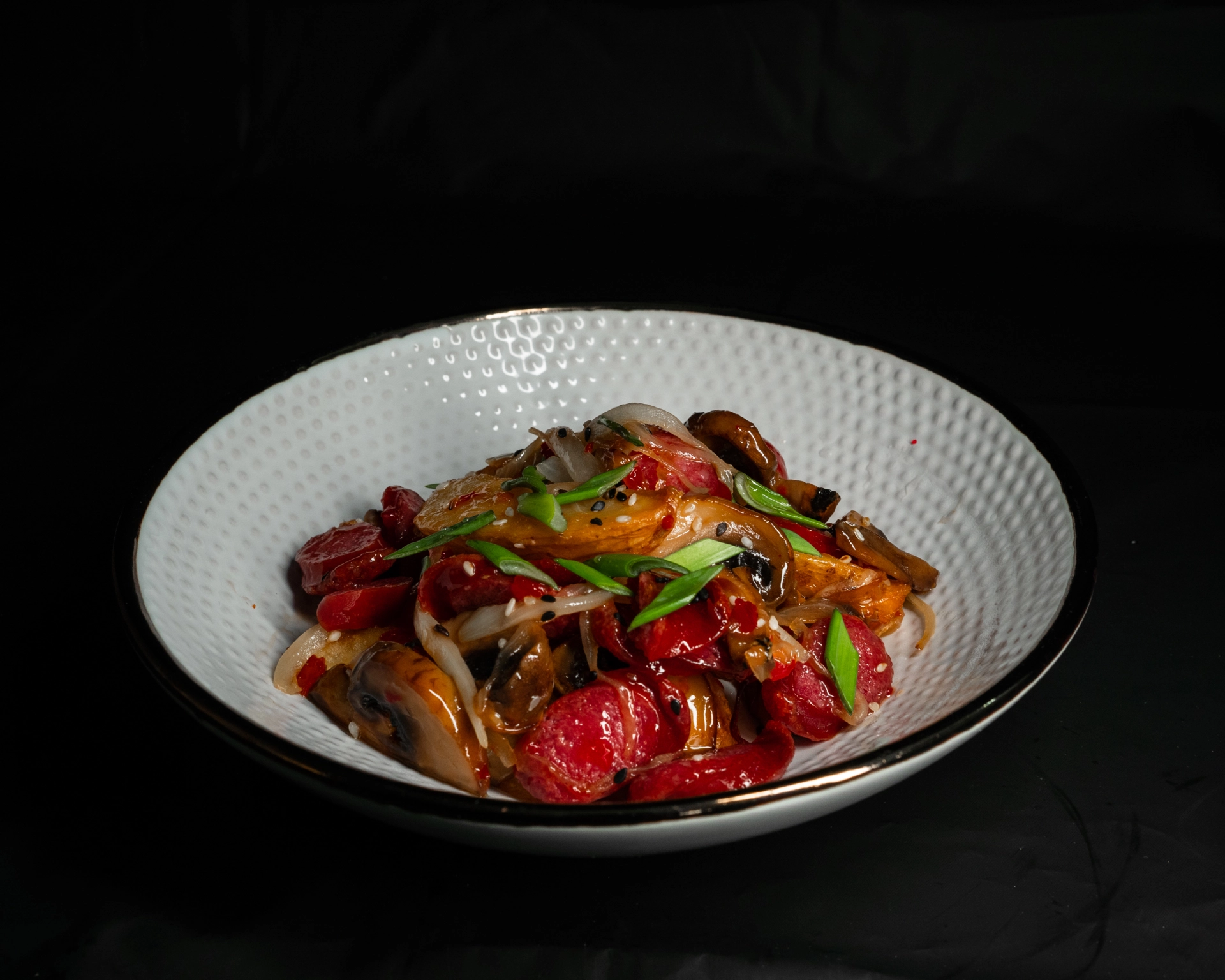 Картофель с шампиньонами и охотничьими колбасками