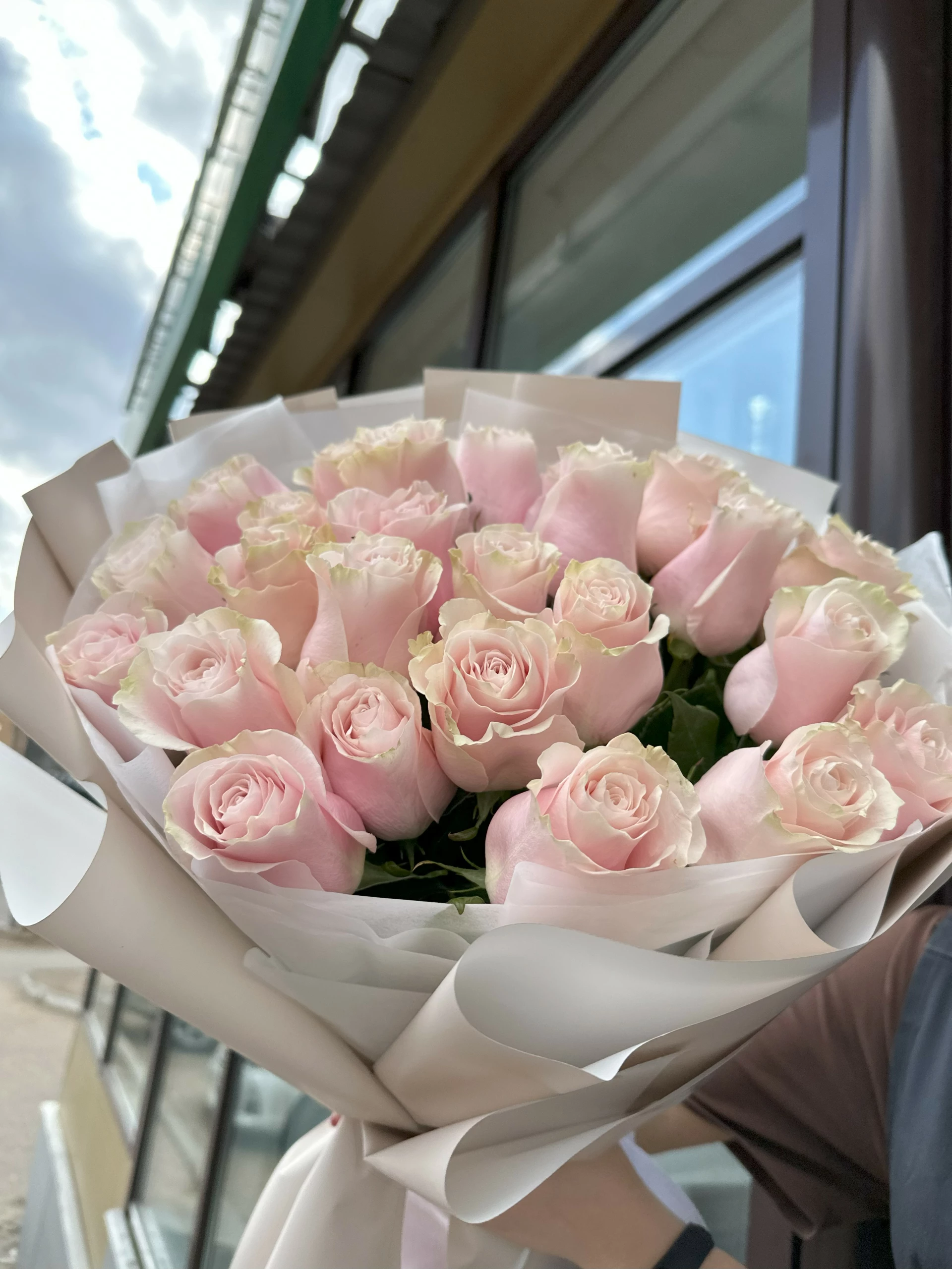 Моно букет роз Pink Mondial 21шт.