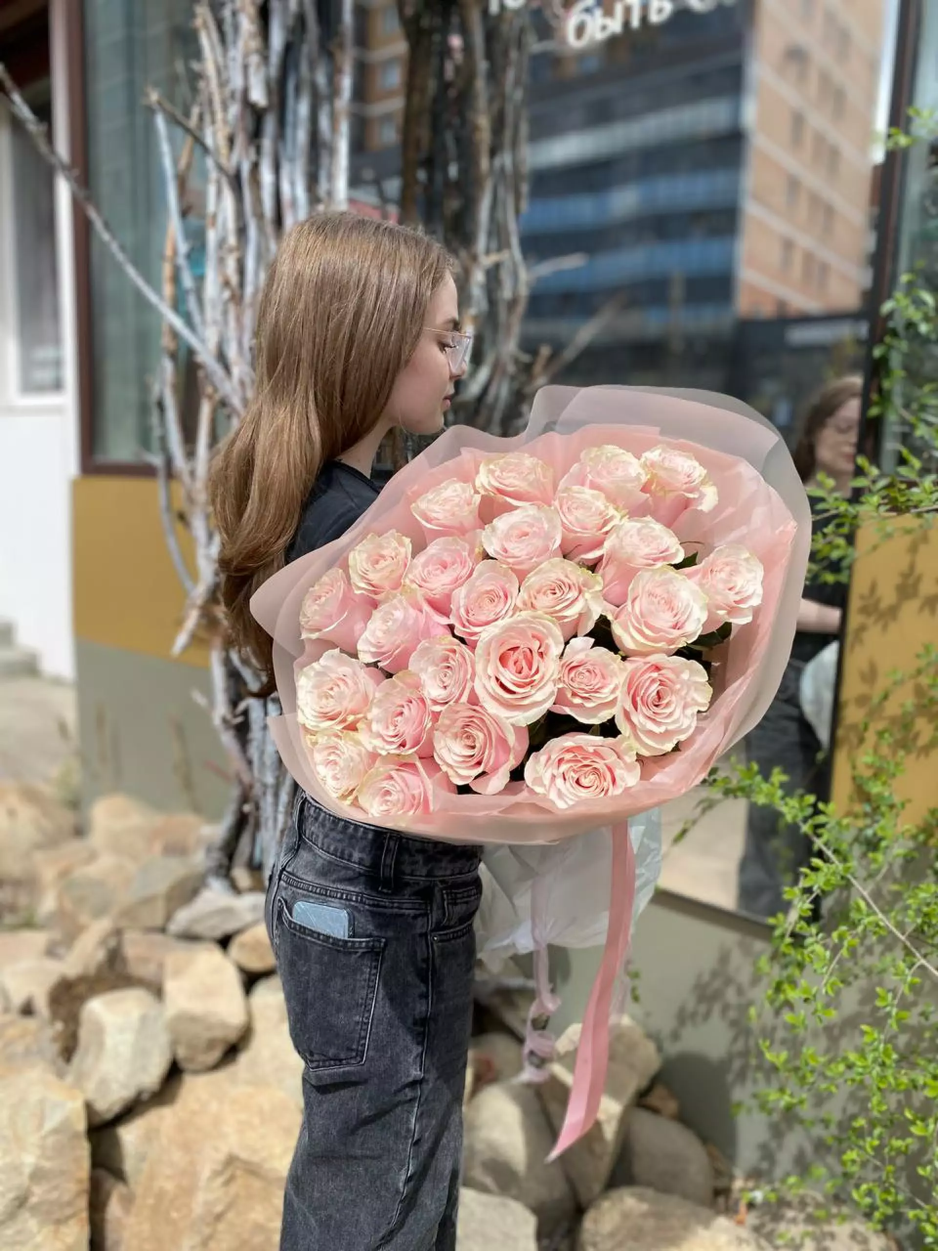 Моно букет роз Pink Mondial 25шт.