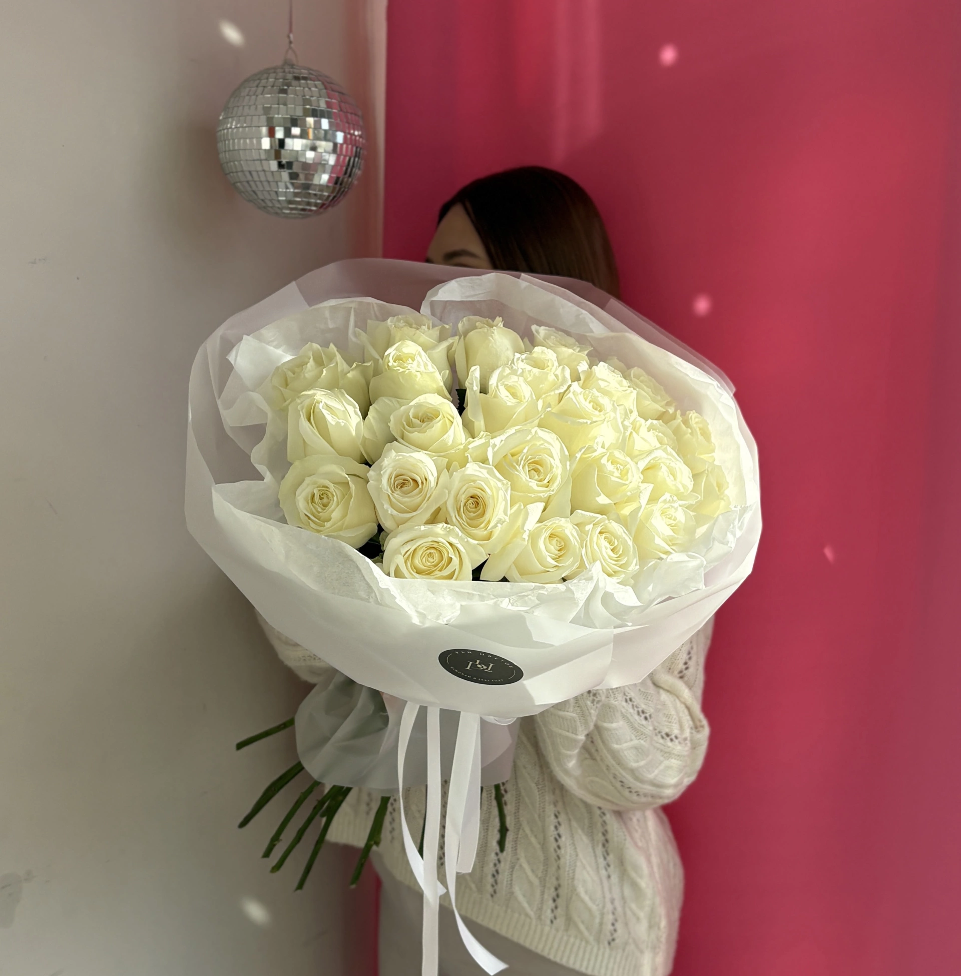 Моно белых роз 25шт