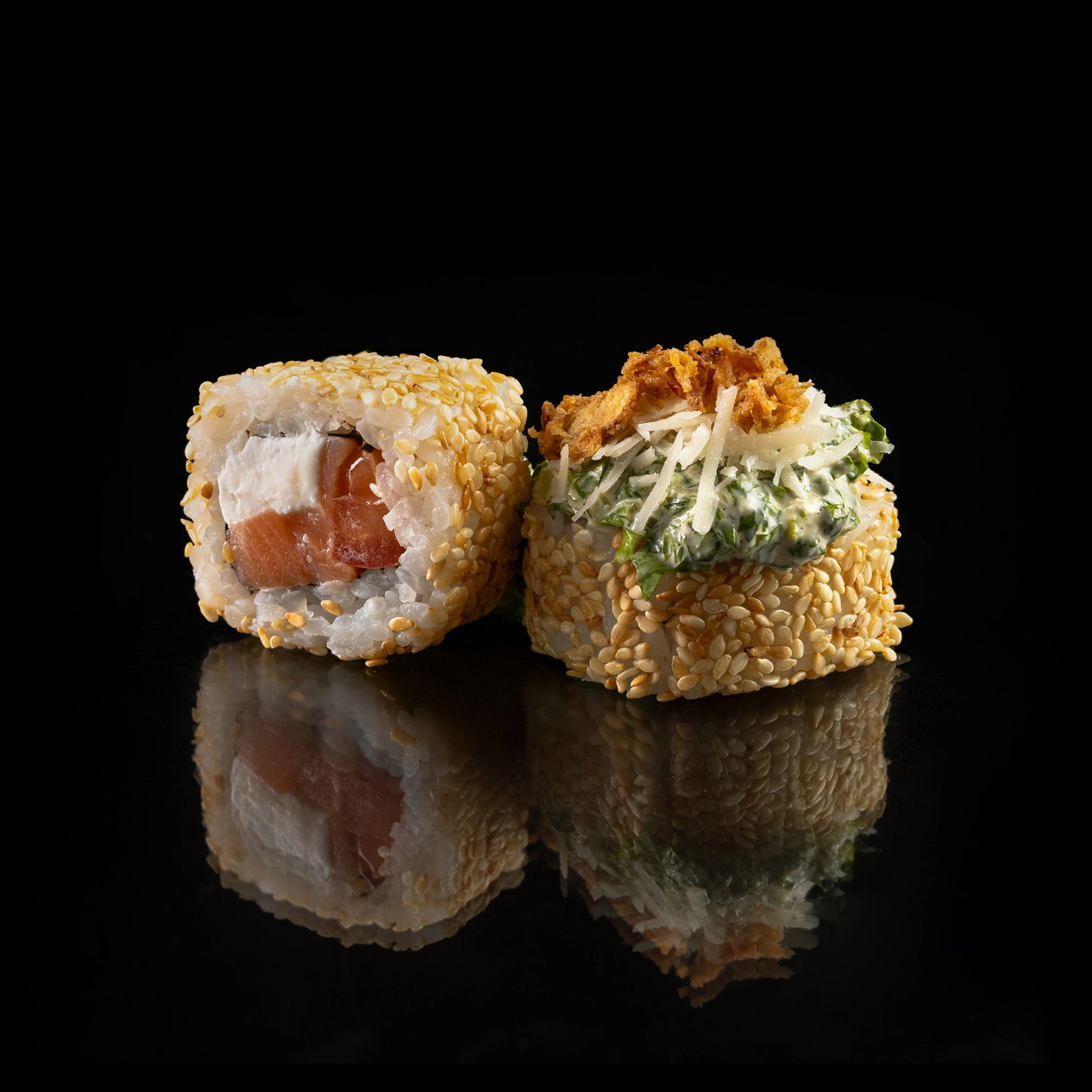 Ролл цезарь с копченым лососем