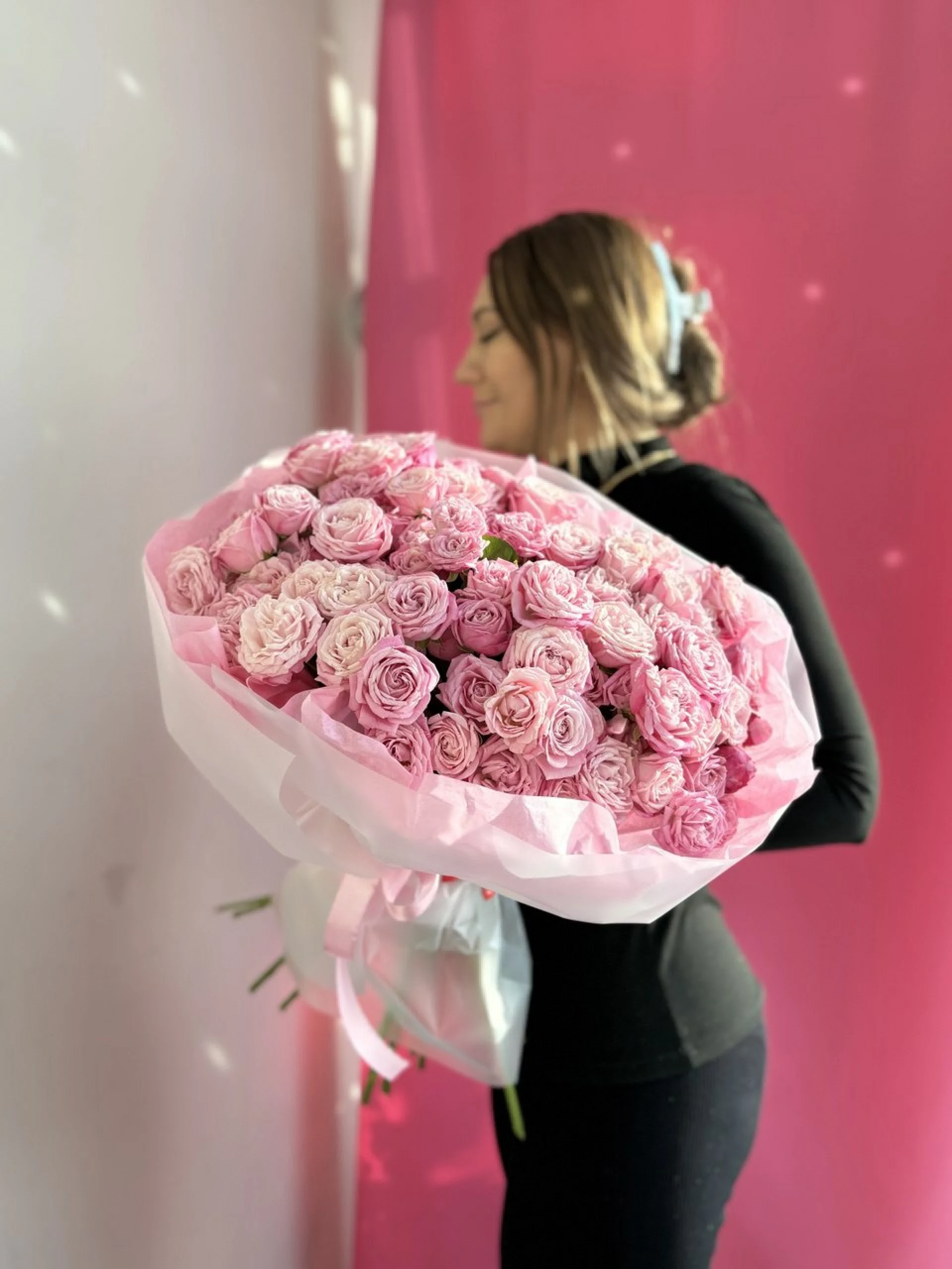 Моно букет из кустовых роз Lady Bombastic 25шт