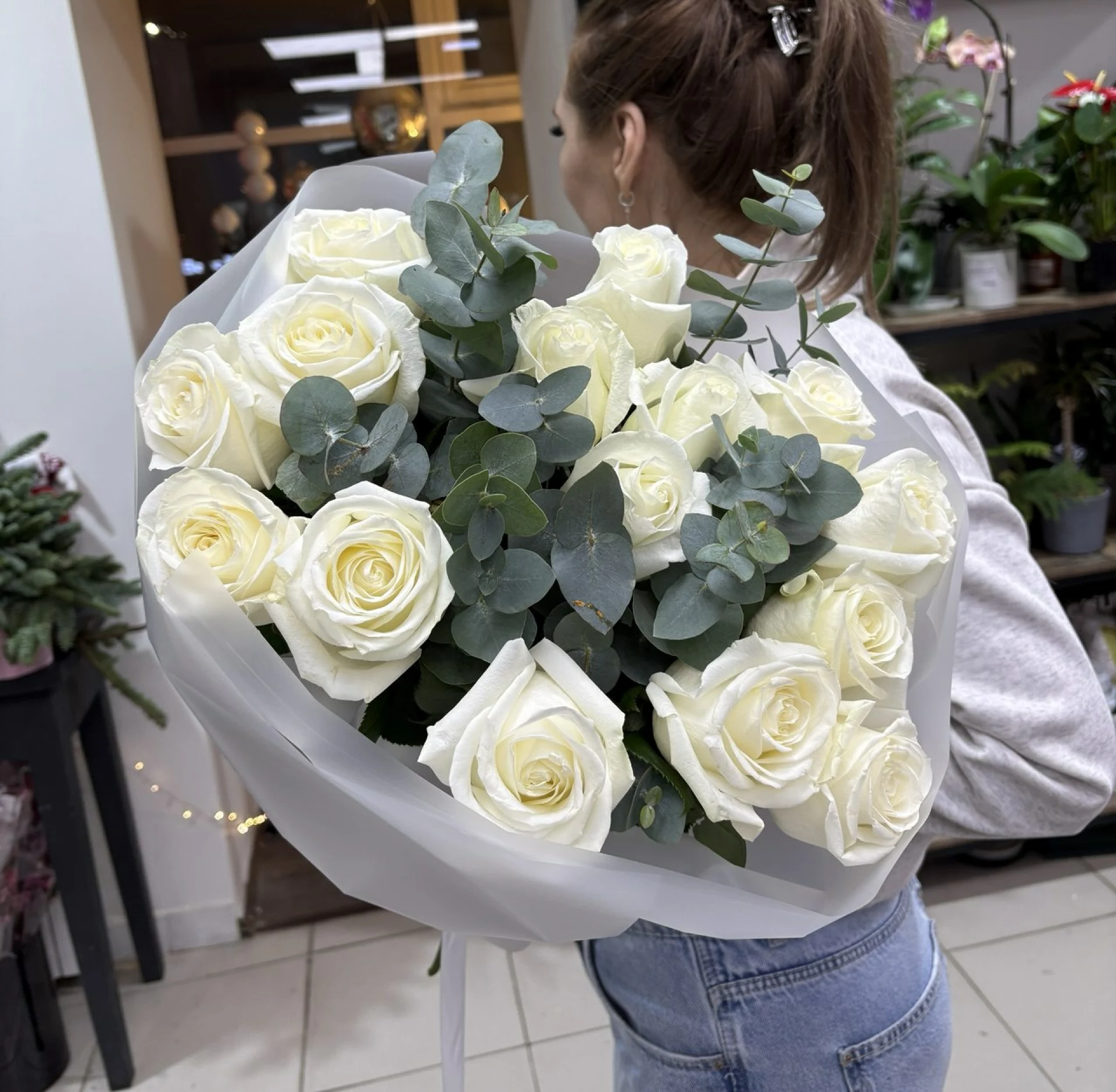 Моно белых роз 15шт