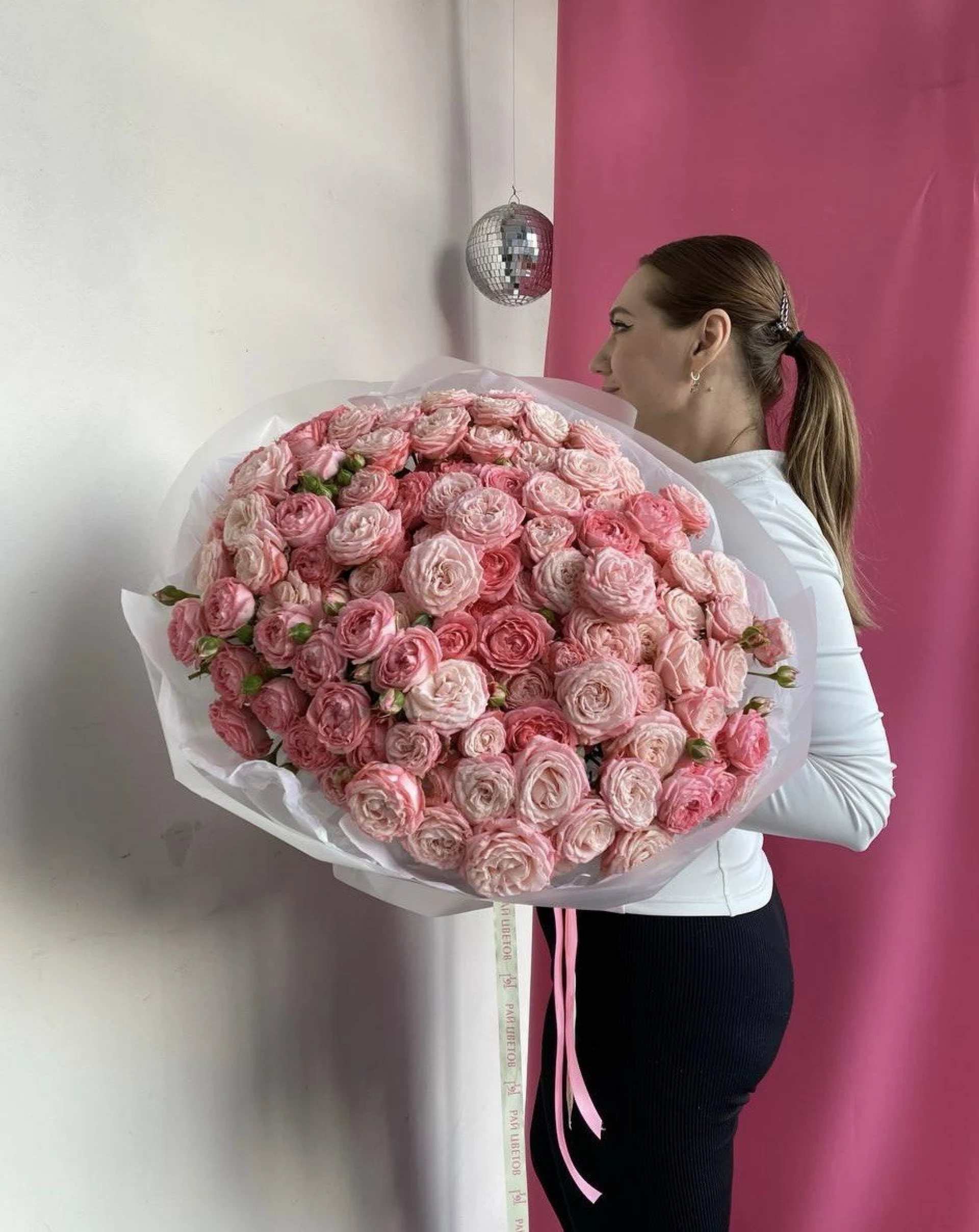 Дуо букет из кустовых роз 29шт