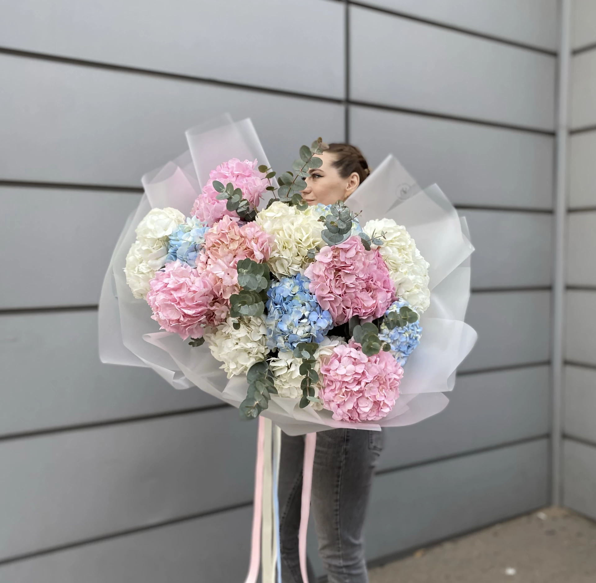 Букет гортензий с эвкалиптом