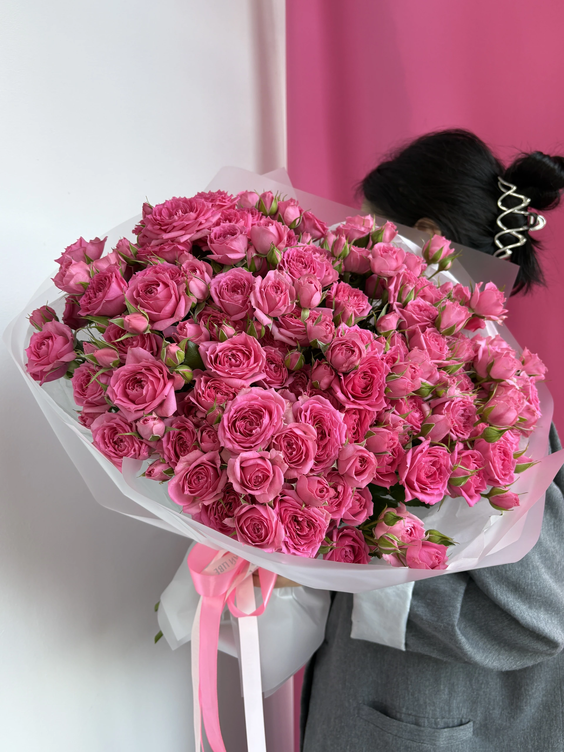 Кустовые розы Pink Demension 23шт