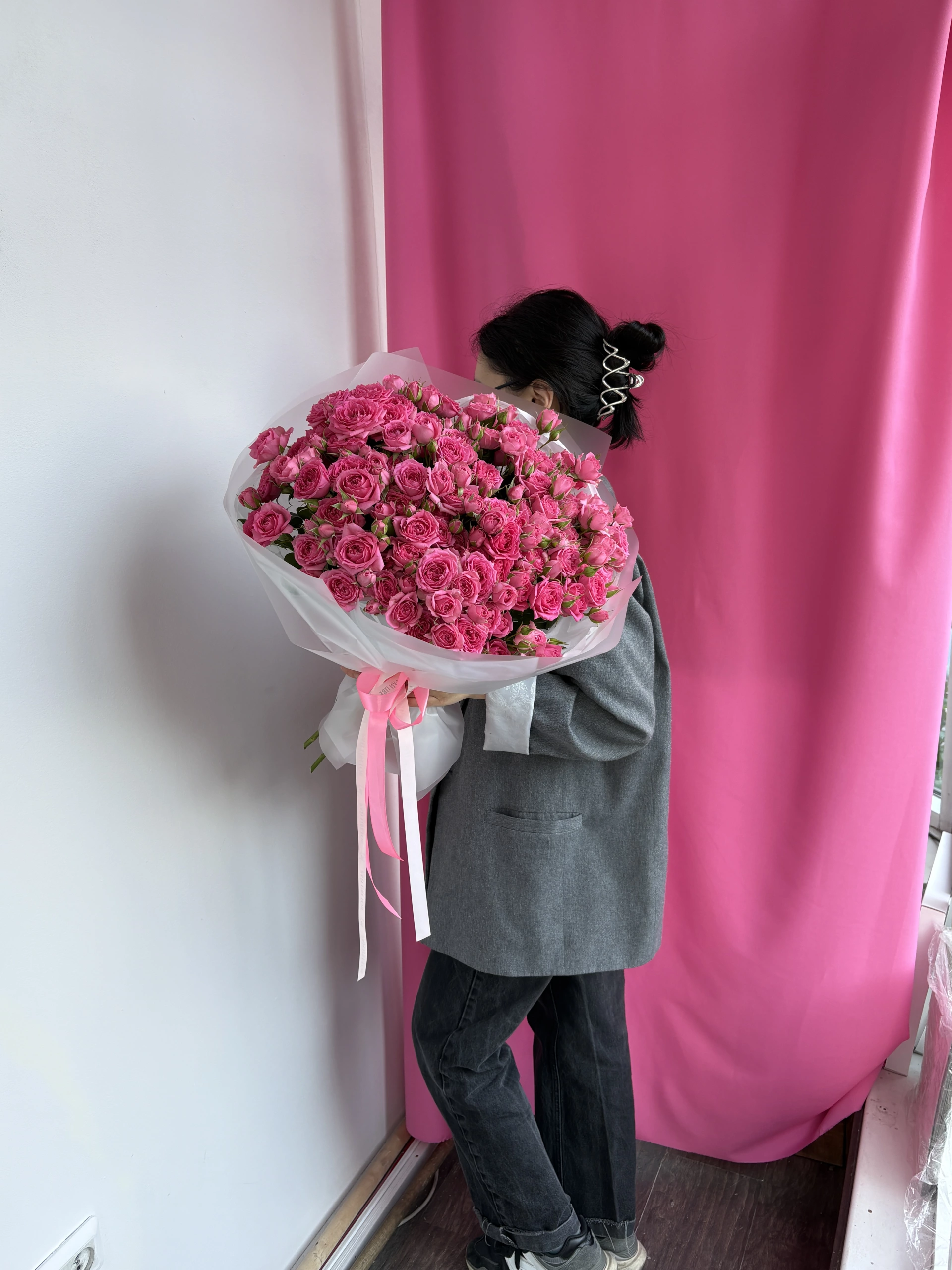 Кустовые розы Pink Demension 23шт