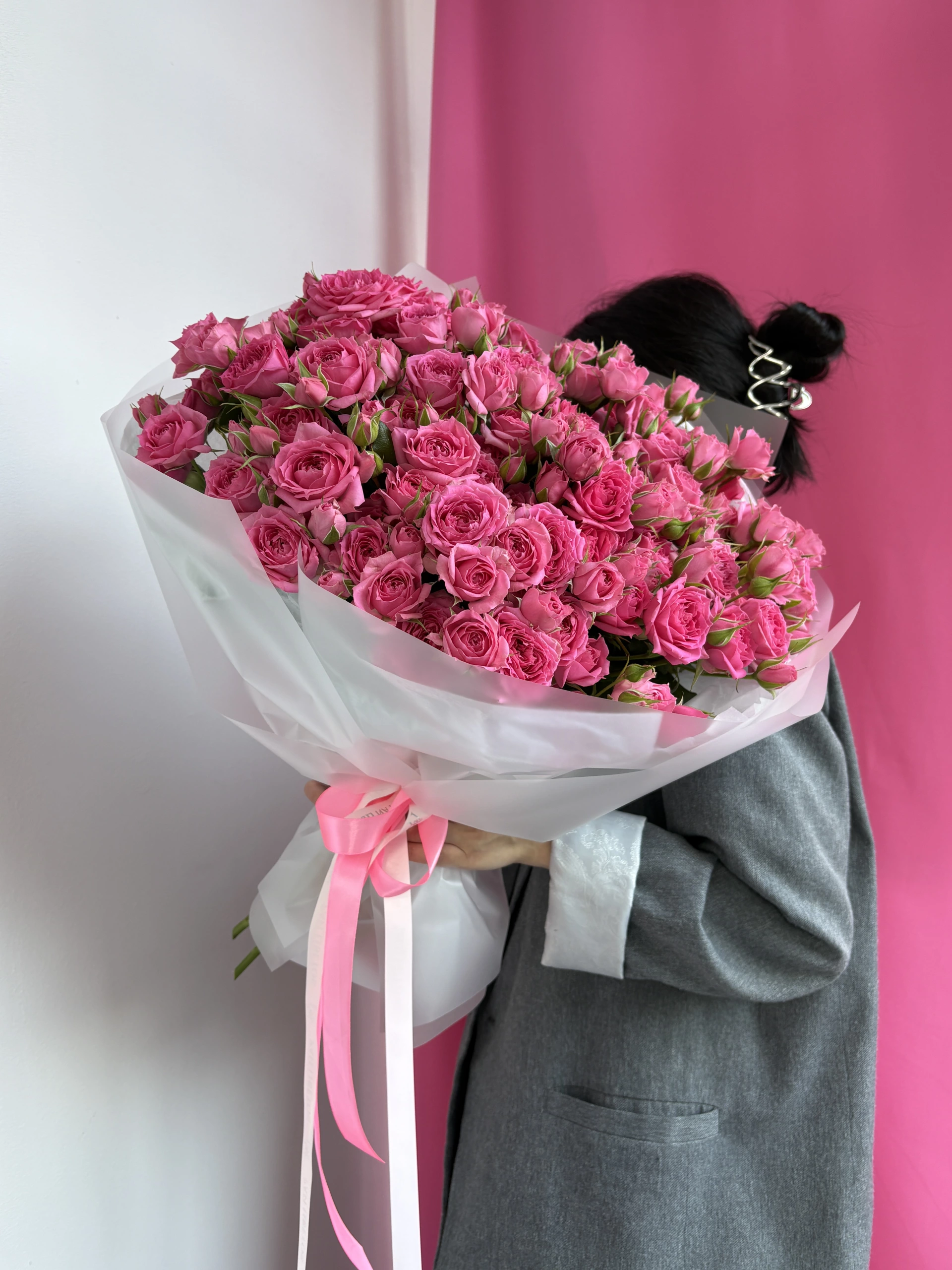 Кустовые розы Pink Demension 23шт