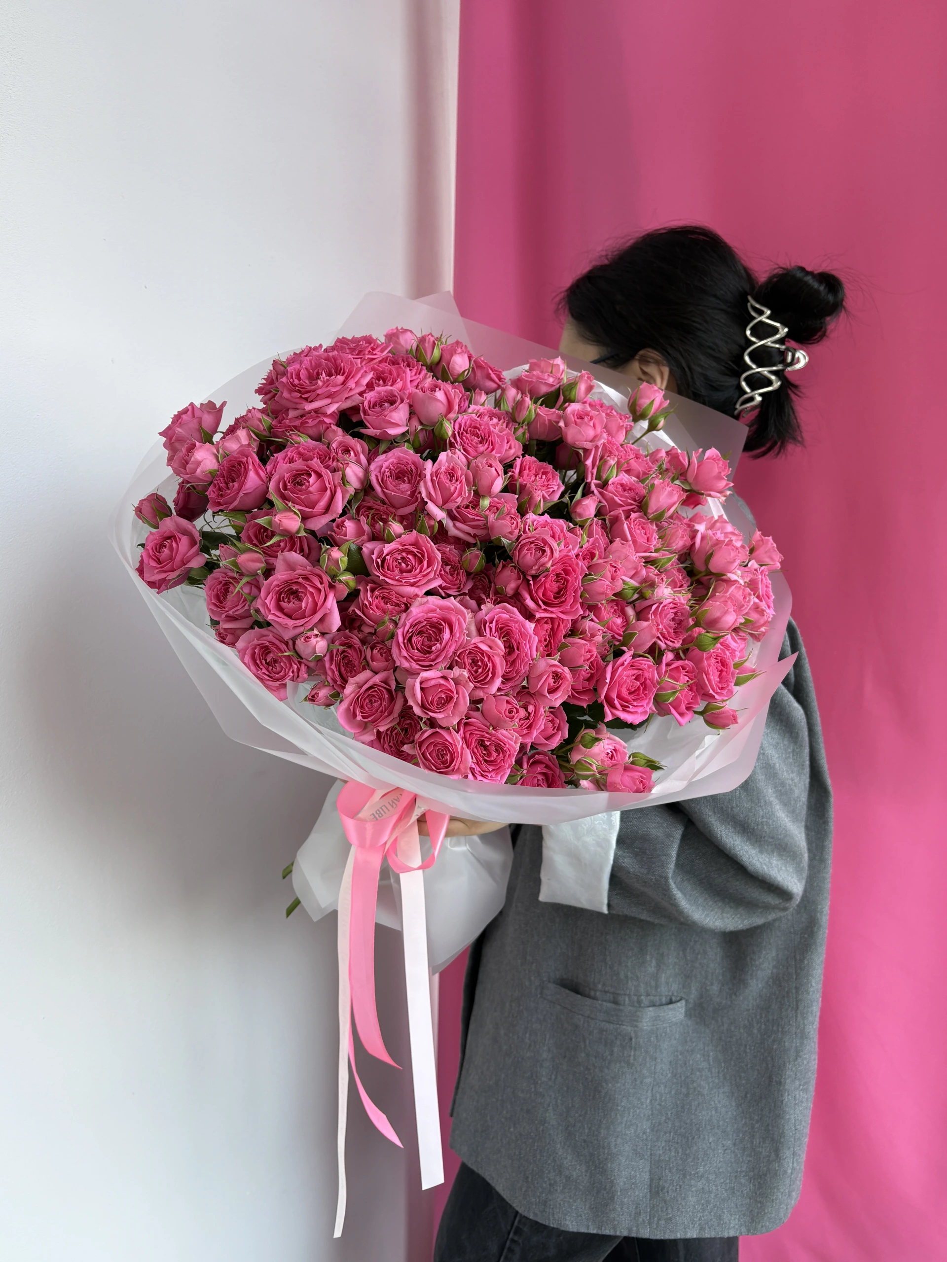 Кустовые розы Pink Demension 23шт