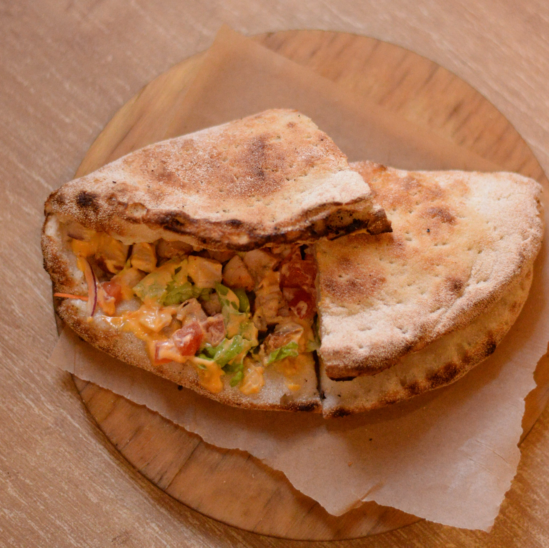 Пицца сэндвич с курицей